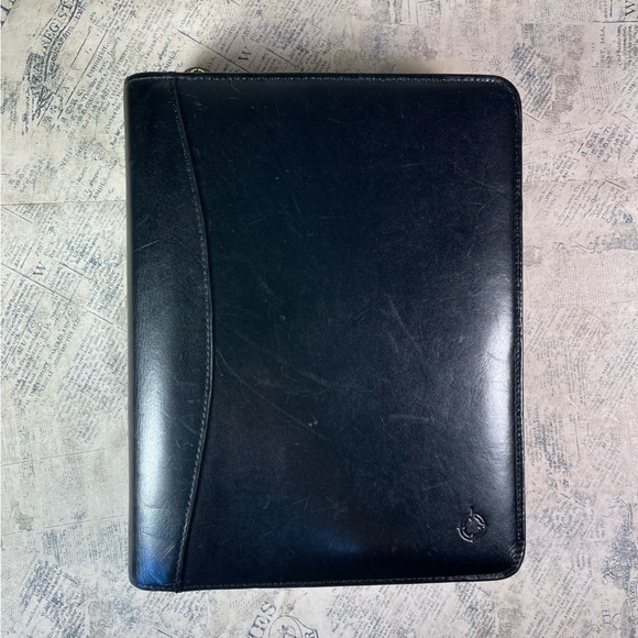 Franklin Covey Other - Franklin Covey Black Leather Classic Planner - Vintage